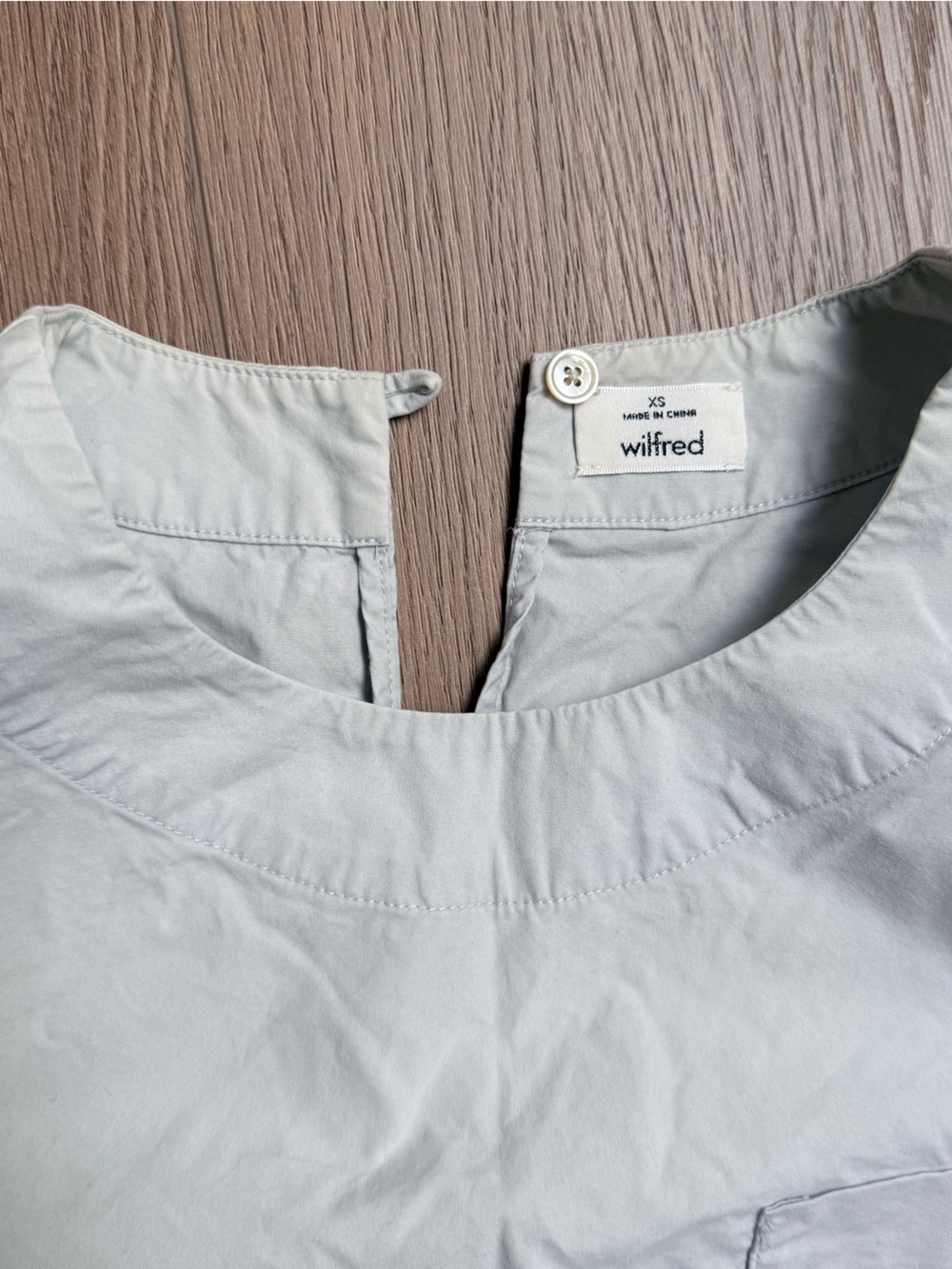Aritzia Wilfred Short Sleeve Tee in Light Gray